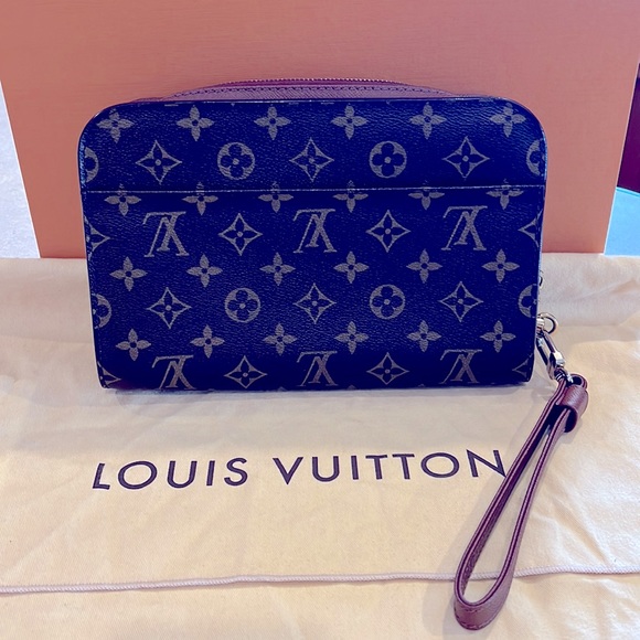 Authentic Louis Vuitton - Picture 2 of 3